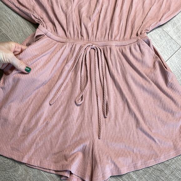LE LIS Mauve Ribbed Dolman Sleeve Open Back Elastic Waist Romper Women’s Size S - Picture 3 of 6